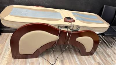 CẦN BÁN 2 cái giường massage 1 cái $700 còn tốt 90%. L/L: 714-497-5751...